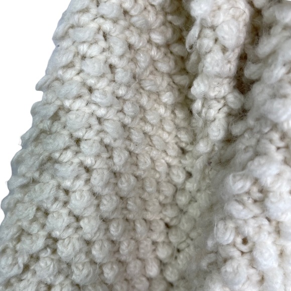 American Eagle Crewneck Sweater Cream Ivory Knit Fluffy Soft Medium - Picture 6 of 11